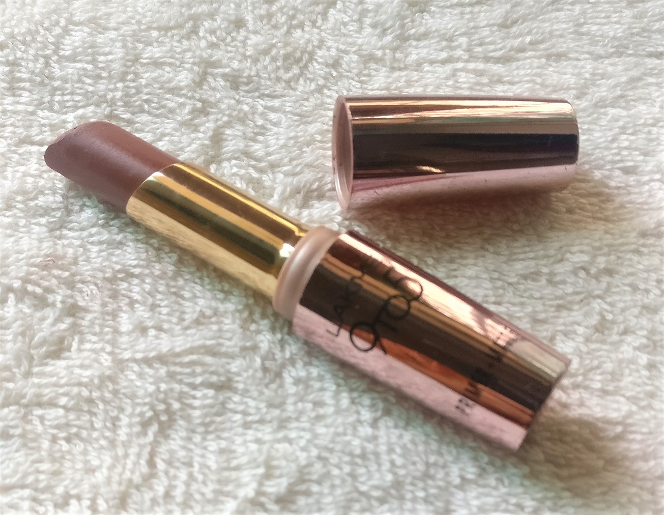 lakme caramel cut lipstick