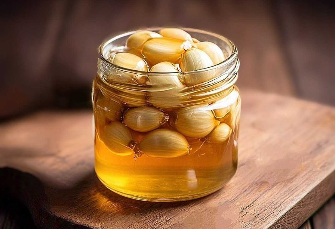 Garlic and Honey for Cold, Cough & Acne